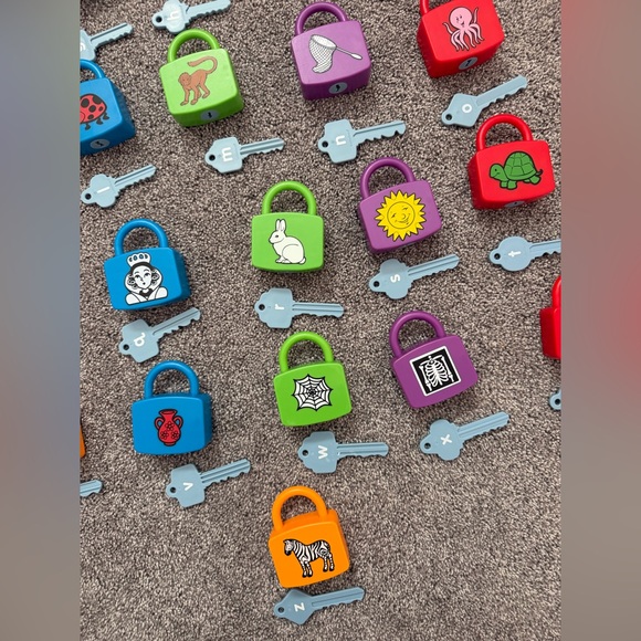 Lakeshore Learning Alphabet Learning Locks - Picture 5 of 5
